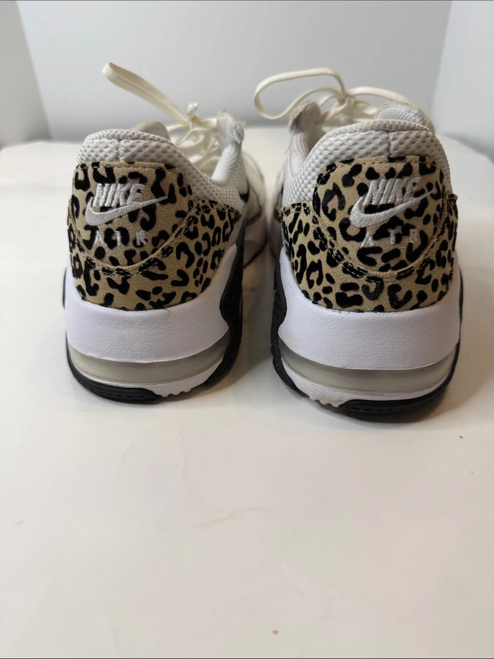 Nike women’s mike
